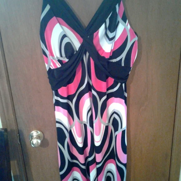 Dress - Picture 1 of 1